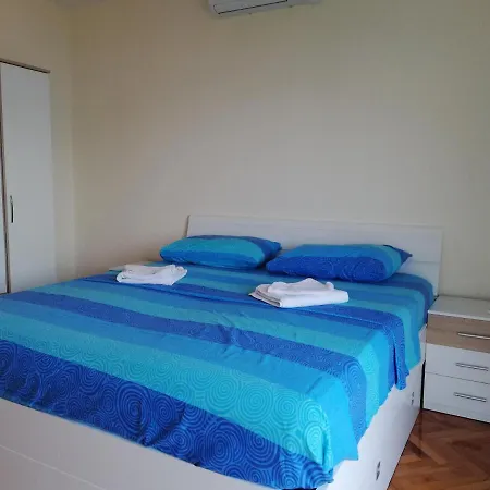 Fei Fei 2 Apartment