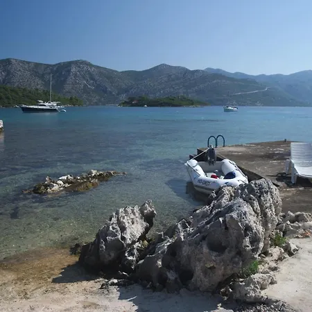 Fei Fei 2 * Račišće